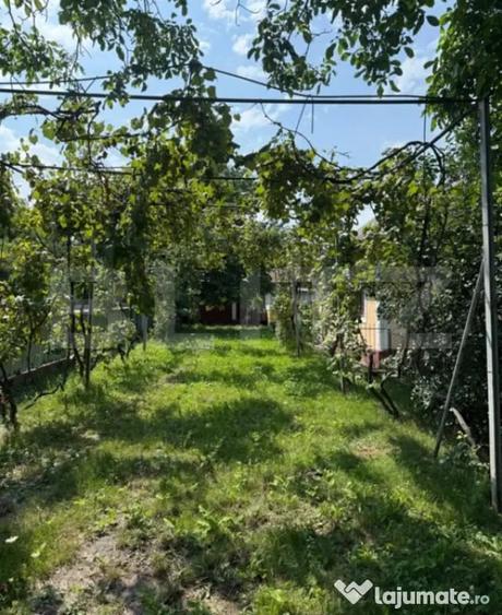 Casă cu 4 camere cu Teren 1000 Mp în Central