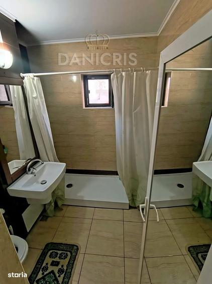 Apartament cu 4 camere decomandat în Trocadero