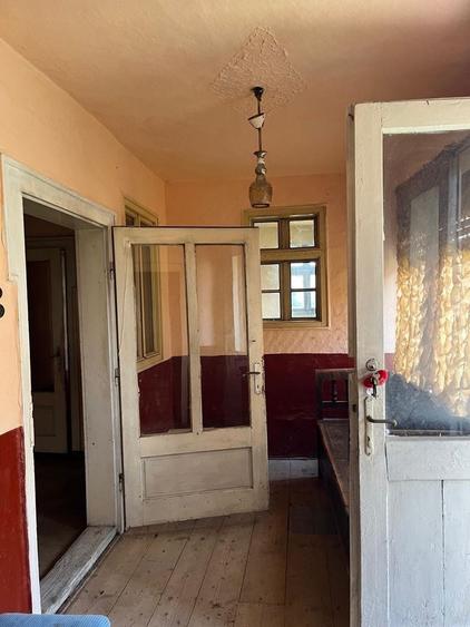 Casă cu 4 camere în Morăreni