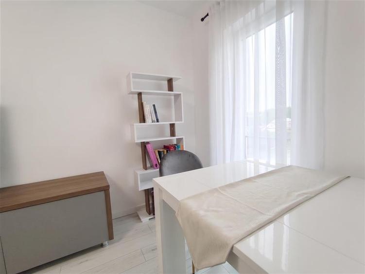 Apartament cu 2 camere decomandat, mobilat în Lisaura