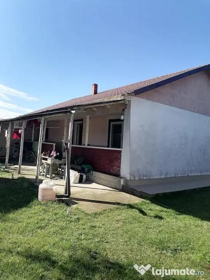 Casă cu 3 camere în