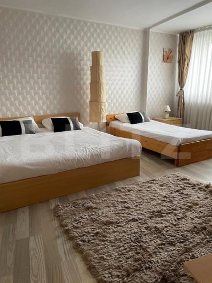 Casă cu 5 camere cu Teren 250 Mp în Central
