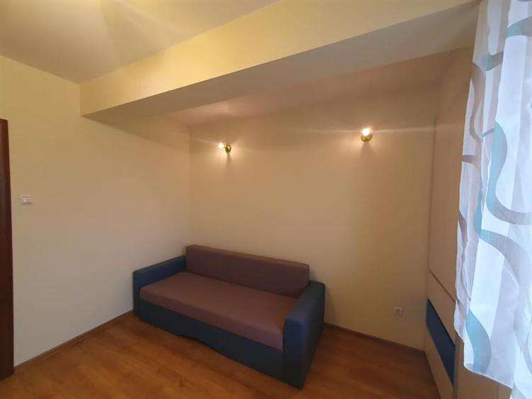 Apartament cu 4 camere decomandat, mobilat în Tudor
