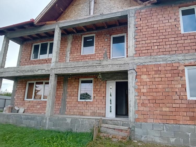 Casă individuală cu 6 camere cu Canalizare în Sângeorgiu de Mureș