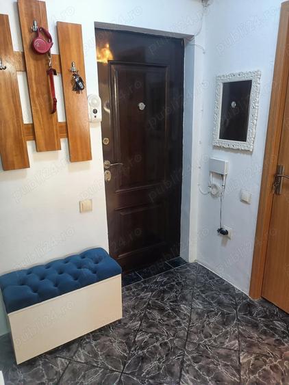 Garsonieră decomandată în Central