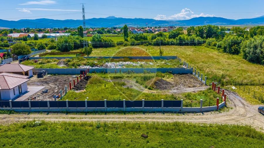Teren Construcții intravilan de 1376 mp, în Prejmer