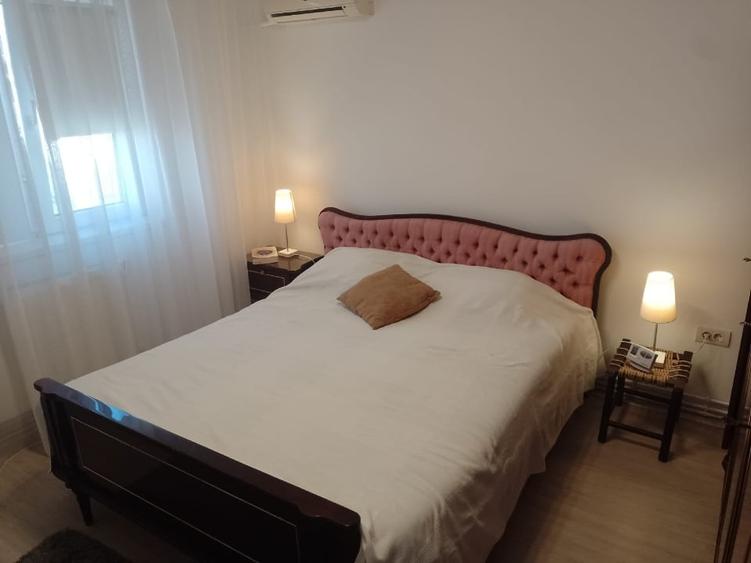 Apartament cu 2 camere semidecomandat, mobilat în Central