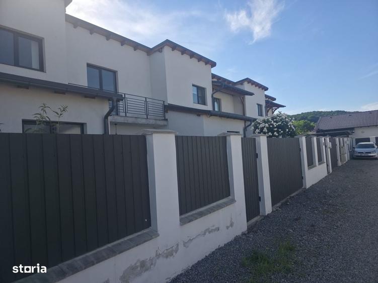 Casă cu 4 camere cu Teren 200 Mp în Livezeni
