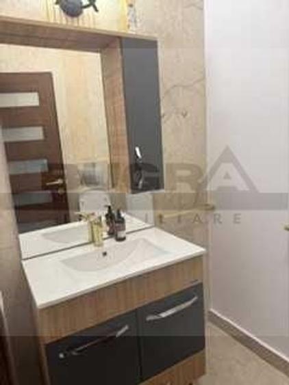 Casă individuală cu 5 camere cu Canalizare în Central