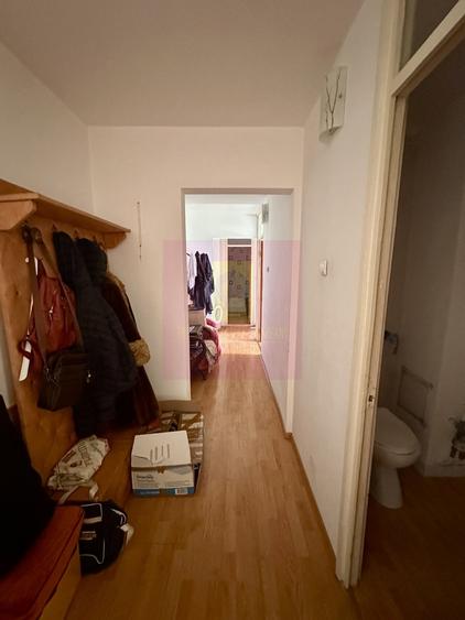 Apartament cu 3 camere decomandat în Rahova