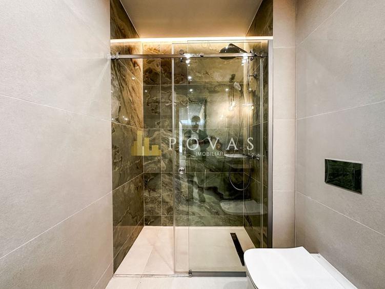 Apartament cu 4 camere semidecomandat, mobilat în Pipera