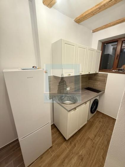 Casă cu 1 camere cu Canalizare în Schei