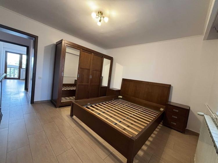 Apartament cu 3 camere decomandat în Libertății