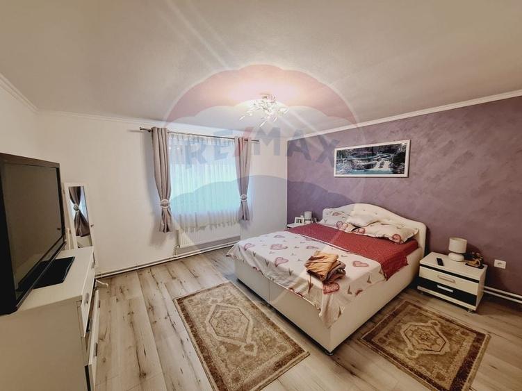 Casă cu 3 camere cu Teren 1262 Mp în Hidișelu de Sus