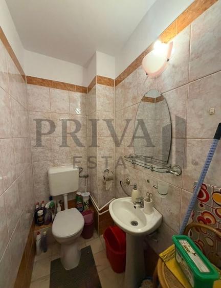 Apartament cu 3 camere decomandat, mobilat în Girocului