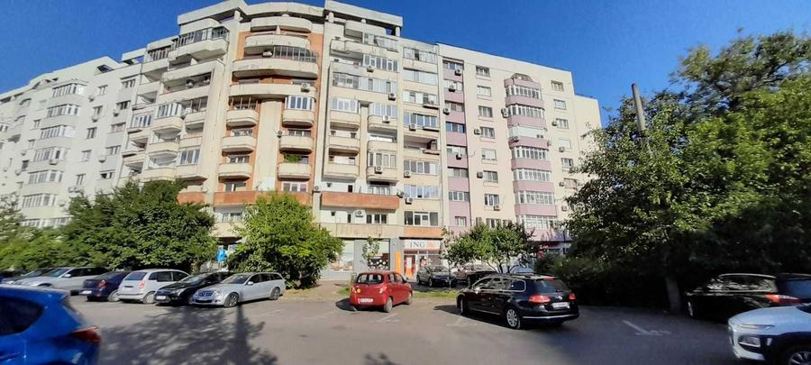 Garsonieră decomandată în Costin Georgian