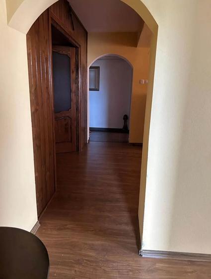 Apartament cu 3 camere în Șcheia