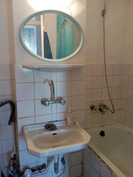 Garsonieră decomandată în Central