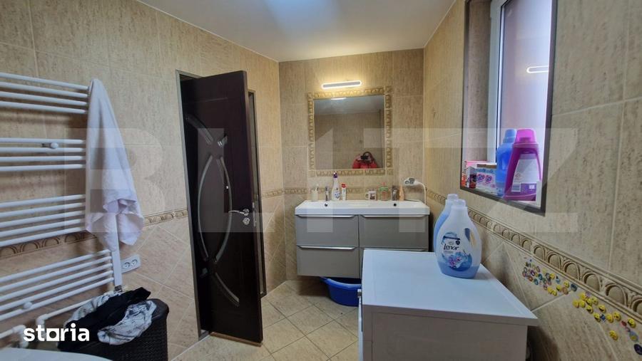 Casă cu 6 camere cu Piscina în Baciu