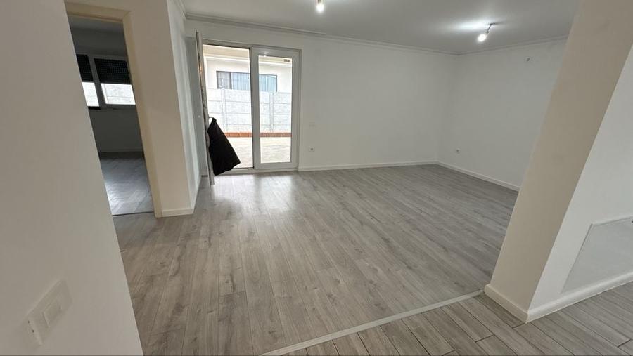 Casă cu 3 camere în Exterior Vest