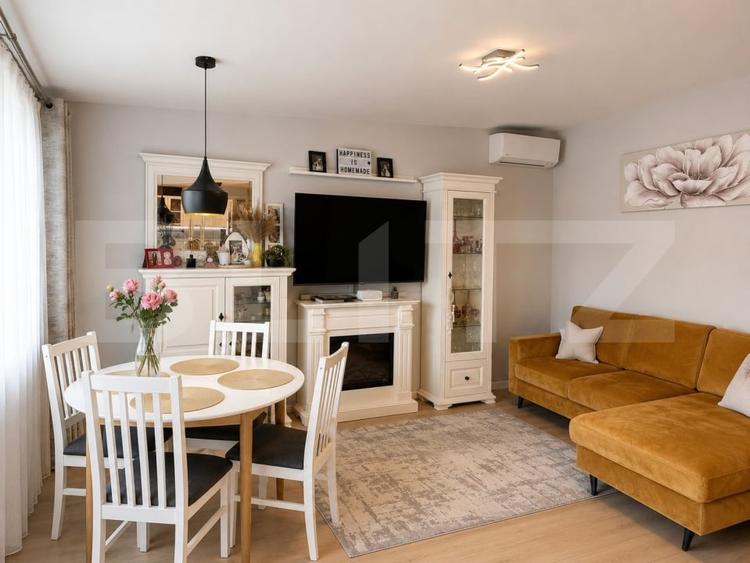 Apartament cu 3 camere semidecomandat, mobilat în Sânnicoară