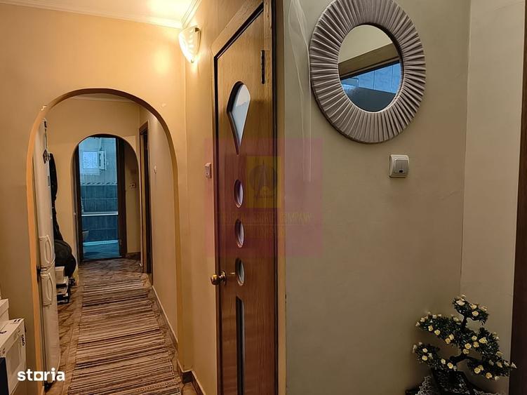Apartament cu 3 camere decomandat în Colentina
