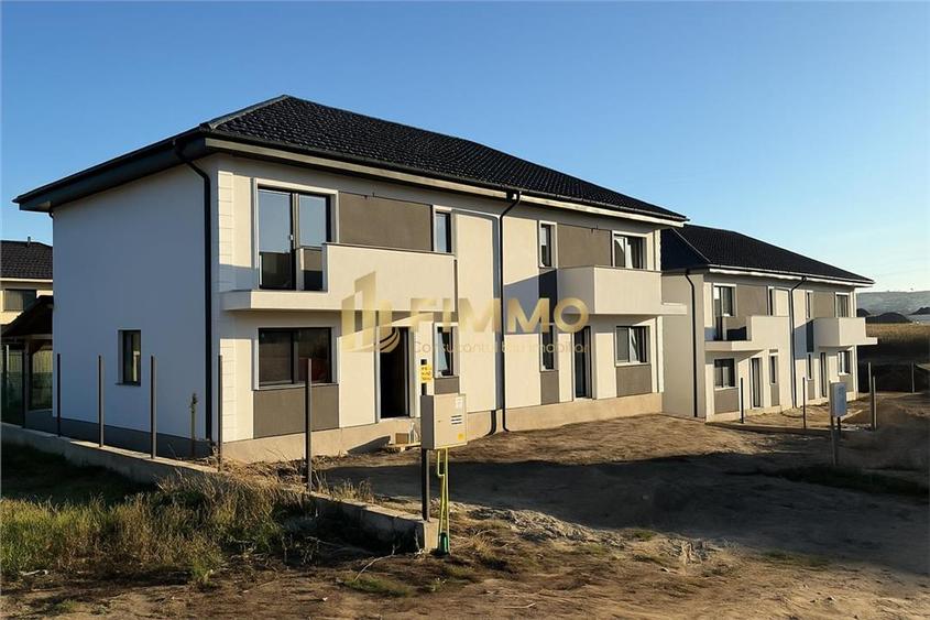 Duplex cu 4 camere cu Teren 260 Mp în Exterior Est