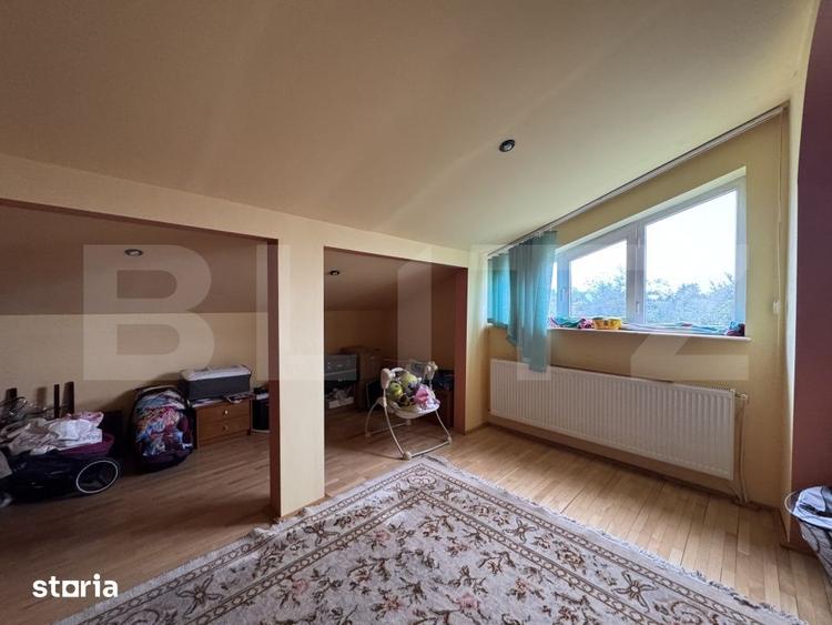 Casă cu 7 camere cu Teren 230 Mp în Siloz