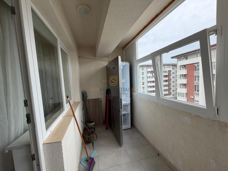 Apartament cu 2 camere semidecomandat, mobilat în Central