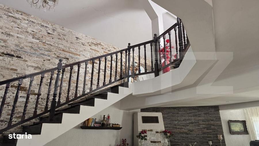 Casă cu 4 camere în Berindan