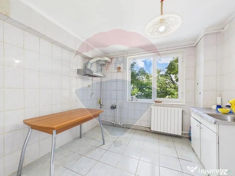 Apartament cu 3 camere decomandat în Ultracentral