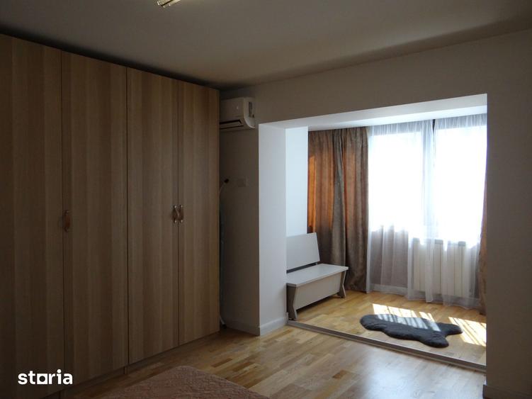 Apartament cu 3 camere, mobilat în Decebal
