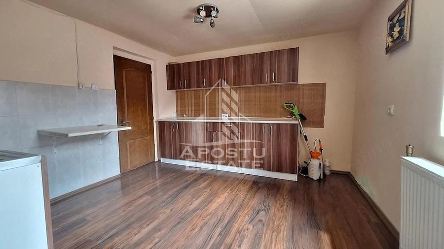 Casă cu 6 camere cu Teren 479 Mp în Crișan