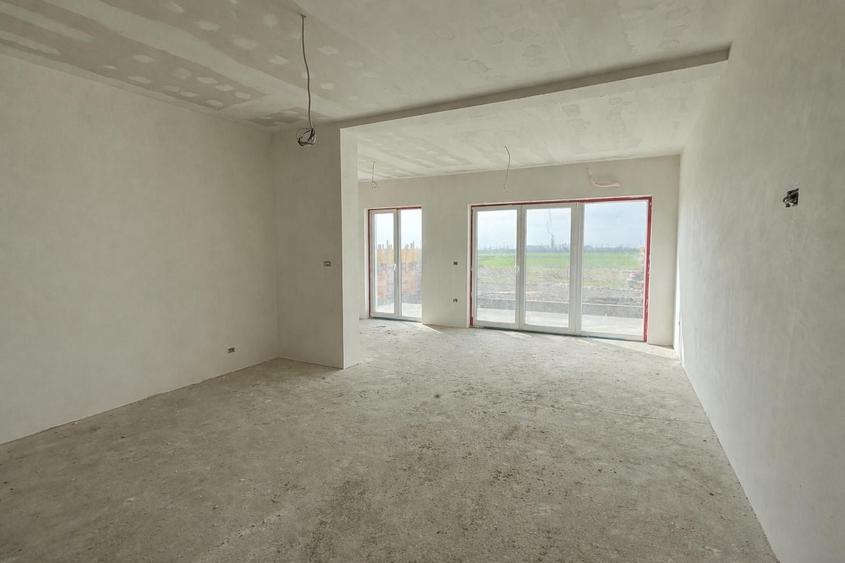 Apartament cu 3 camere decomandat în Torontalului