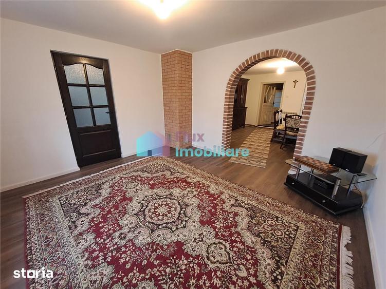 Casă cu 5 camere cu Teren 800 Mp în Cornu Luncii