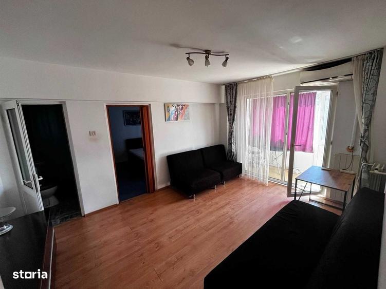 Apartament cu 2 camere decomandat în Calea Victoriei