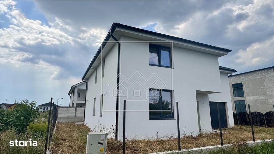 Casă cu 5 camere cu Teren 500 Mp în Central
