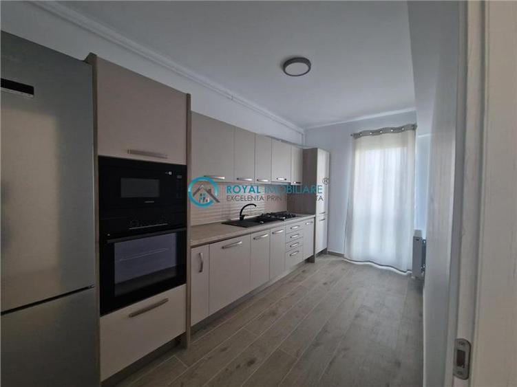 Apartament cu 3 camere decomandat, mobilat în Albert