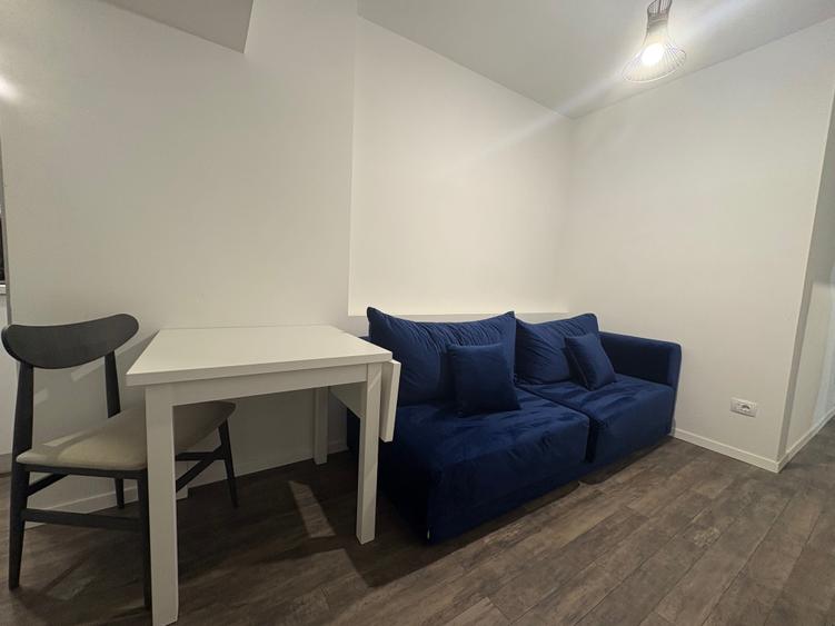 Apartament cu 2 camere decomandat în Energiei