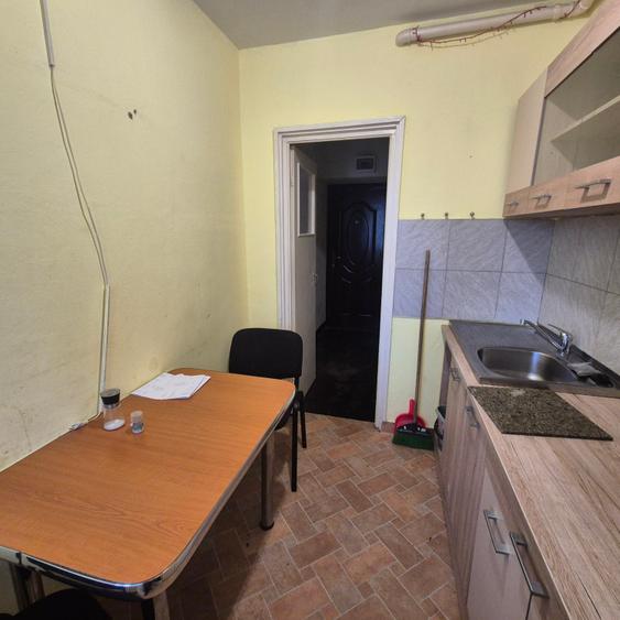 Apartament cu 2 camere semidecomandat în Basarab
