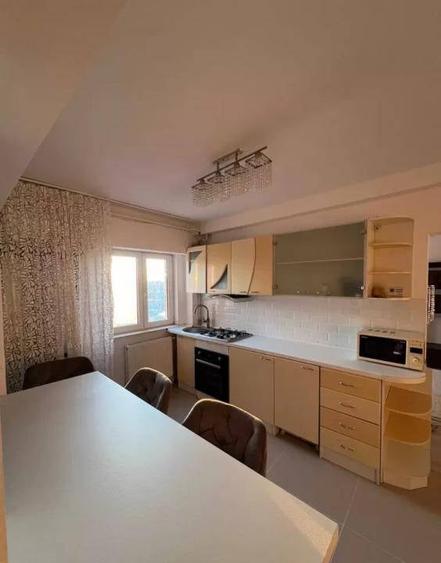 Apartament cu 4 camere, mobilat în Mărăști