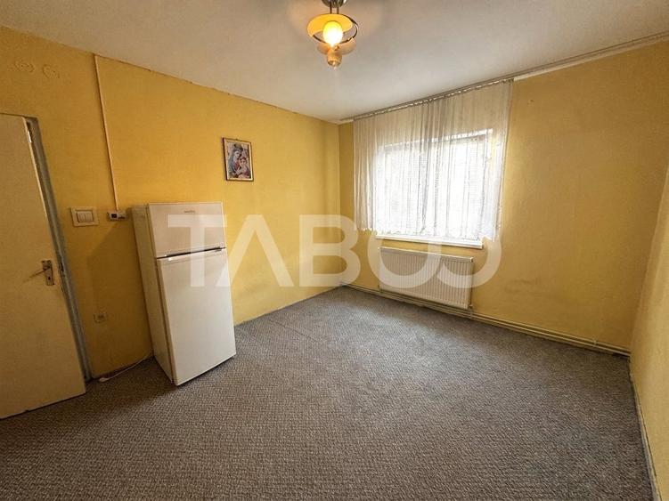 Apartament cu 2 camere nedecomandat, mobilat în Mihai Viteazul