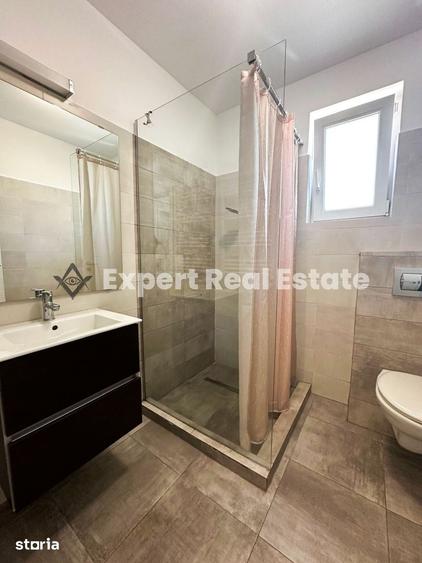 Casă cu 4 camere cu Teren 300 Mp în Central