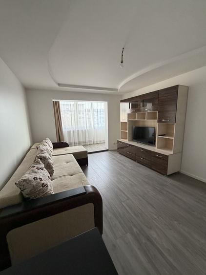Apartament cu 2 camere decomandat în Republicii