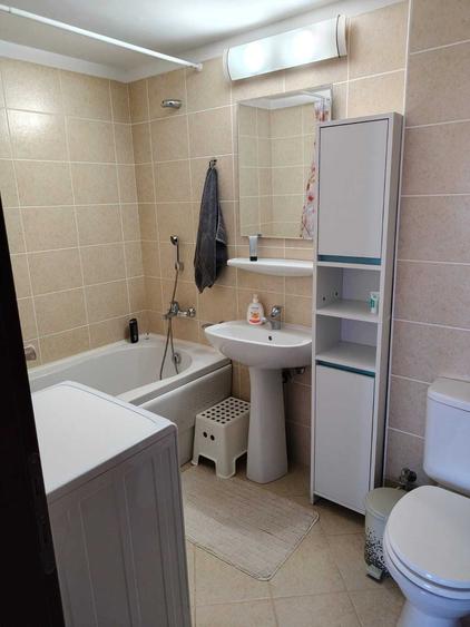 Apartament cu 3 camere decomandat în Colentina