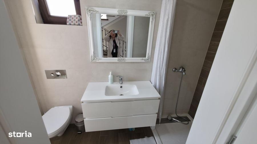 Casă cu 3 camere în Centura
