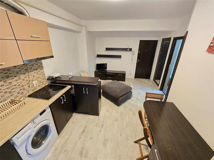 Apartament cu 2 camere decomandat în Tătărași