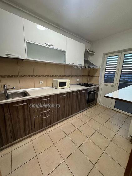 Apartament cu 2 camere semidecomandat, mobilat în Titan