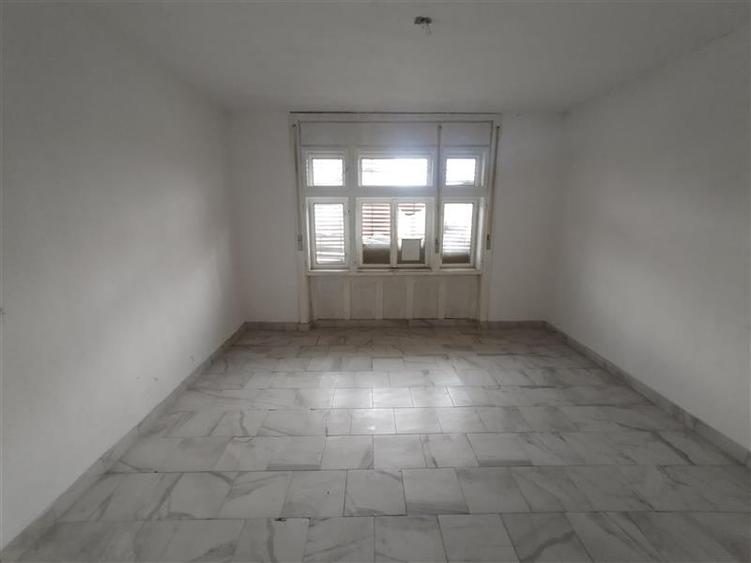 Casă individuală cu 7 camere cu Teren 540 Mp în Berliște