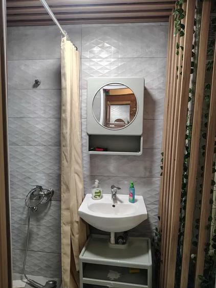 Apartament cu 3 camere semidecomandat, mobilat în Gheorgheni
